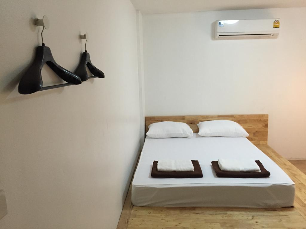 Once In Bangkok With Me Guesthouse المظهر الخارجي الصورة
