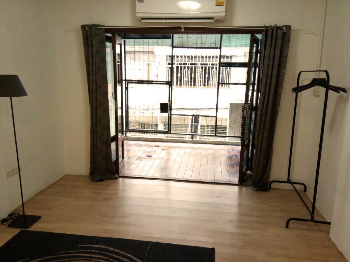 Once In Bangkok With Me Guesthouse المظهر الخارجي الصورة