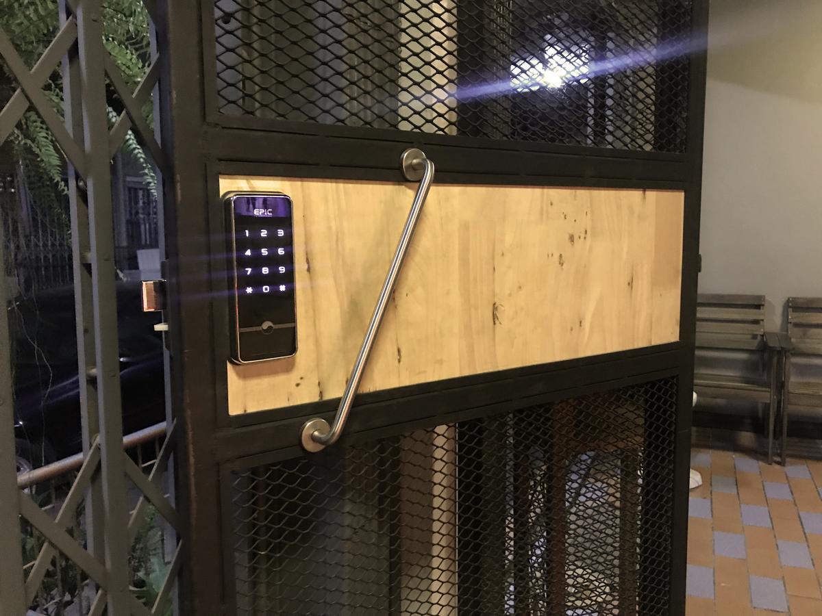 Once In Bangkok With Me Guesthouse المظهر الخارجي الصورة